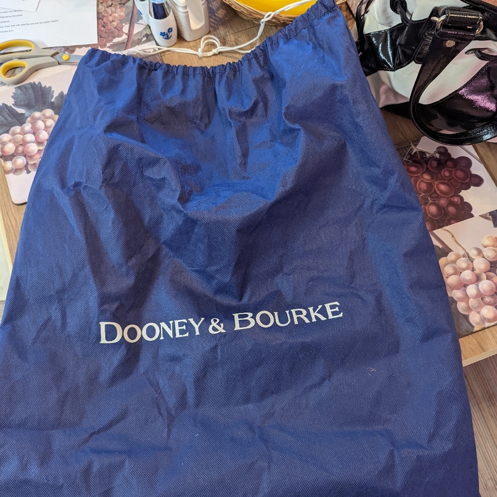 Dooney & Bourke Purse - Picture 5 of 8